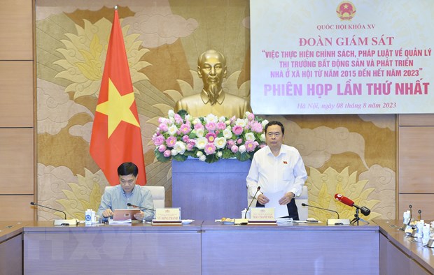 Giao dịch nhà đất tăng đột biến đầu tháng 4 tại TP HCM và Hà Nội