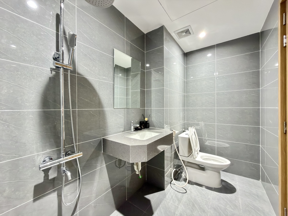 Nhà vệ sinh căn hộ Diamond Boulevard